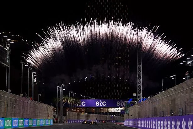 1_GettyImages-2071391266.jpg